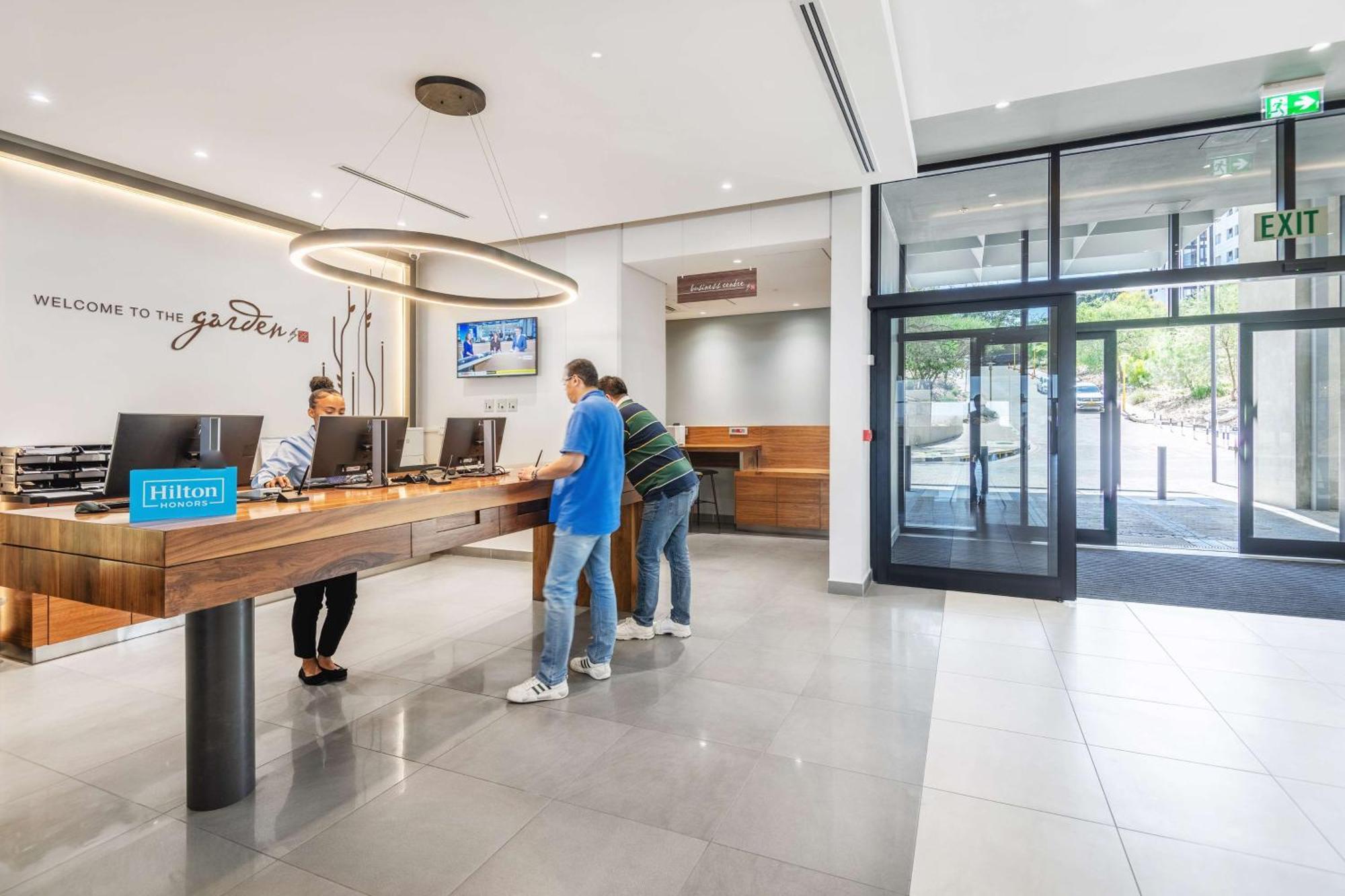 Hilton Garden Inn Windhoek Eksteriør billede