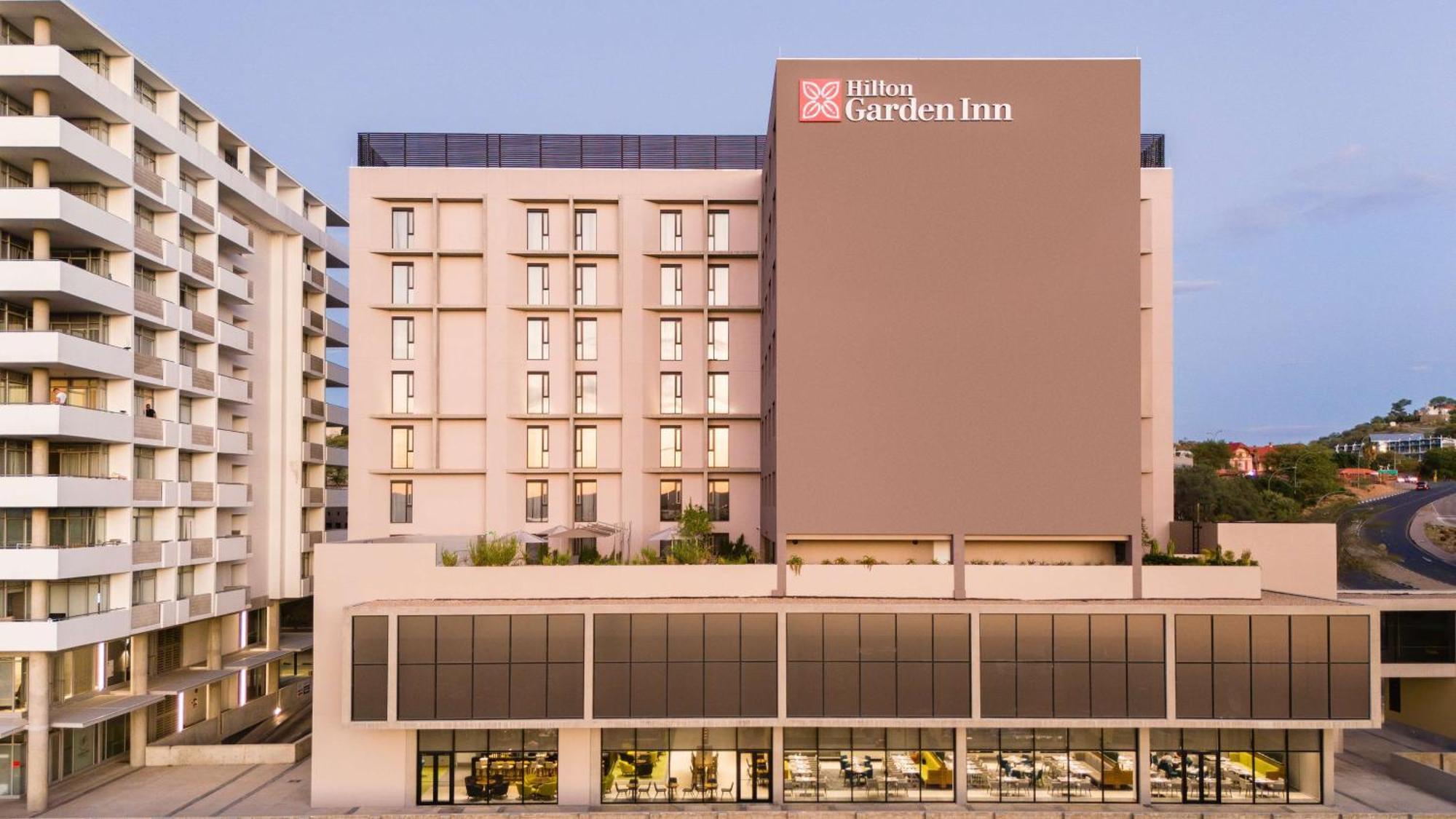 Hilton Garden Inn Windhoek Eksteriør billede