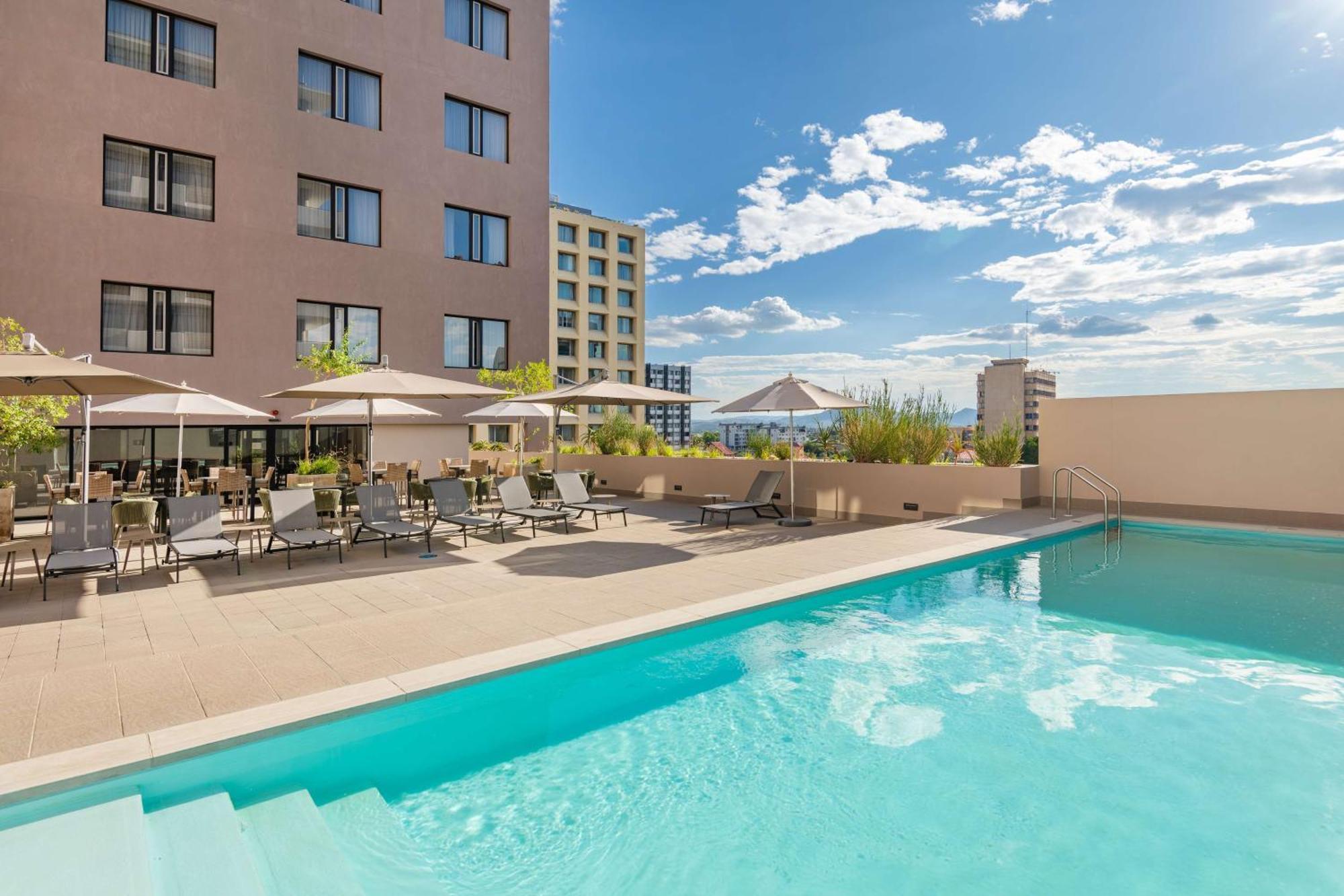 Hilton Garden Inn Windhoek Eksteriør billede