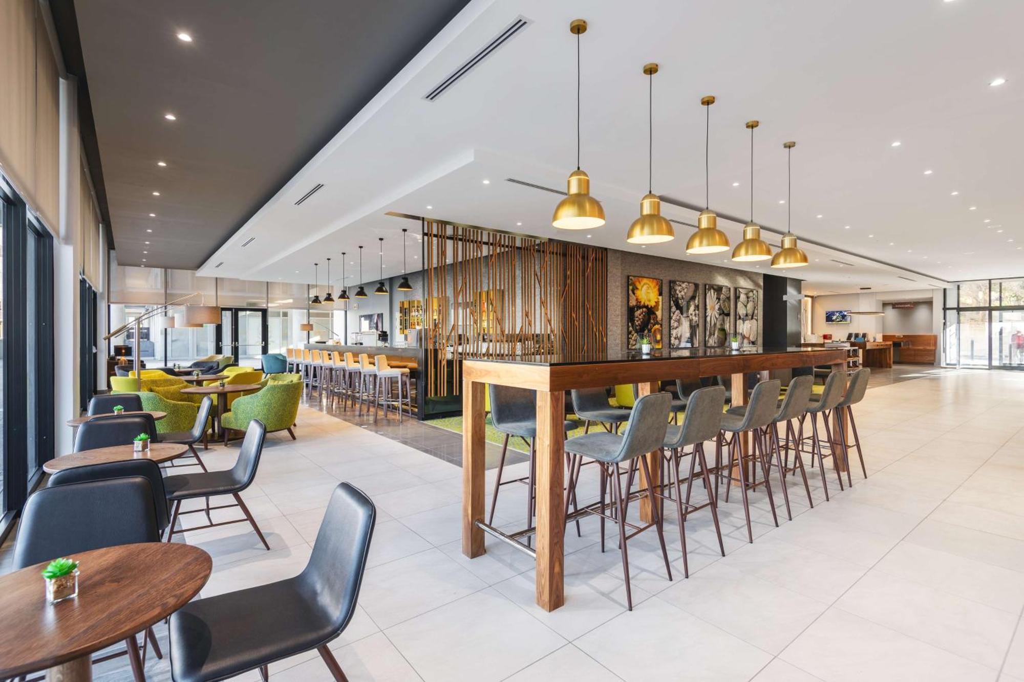Hilton Garden Inn Windhoek Eksteriør billede